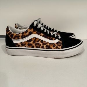 Vans women’s Old Skool black suede with animal print size 8.
